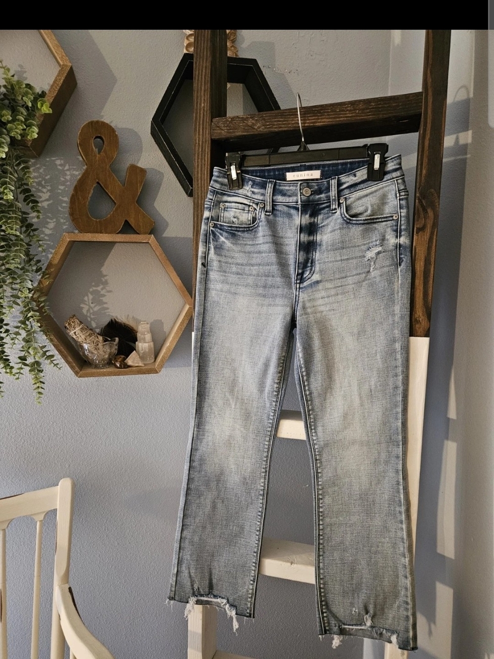 NWOT Eunina Light Blue Denim Wash Distressed Straight Leg Jeans Size 28